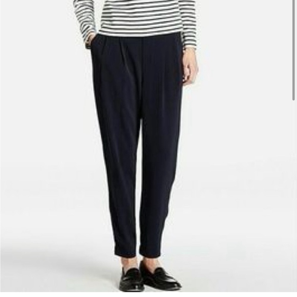 Uniqlo High-Waisted Pleated Jogger Pants – Navy – Size Small